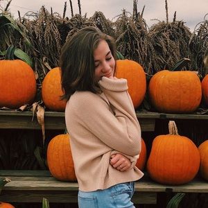 Meet your Posher, Alaina